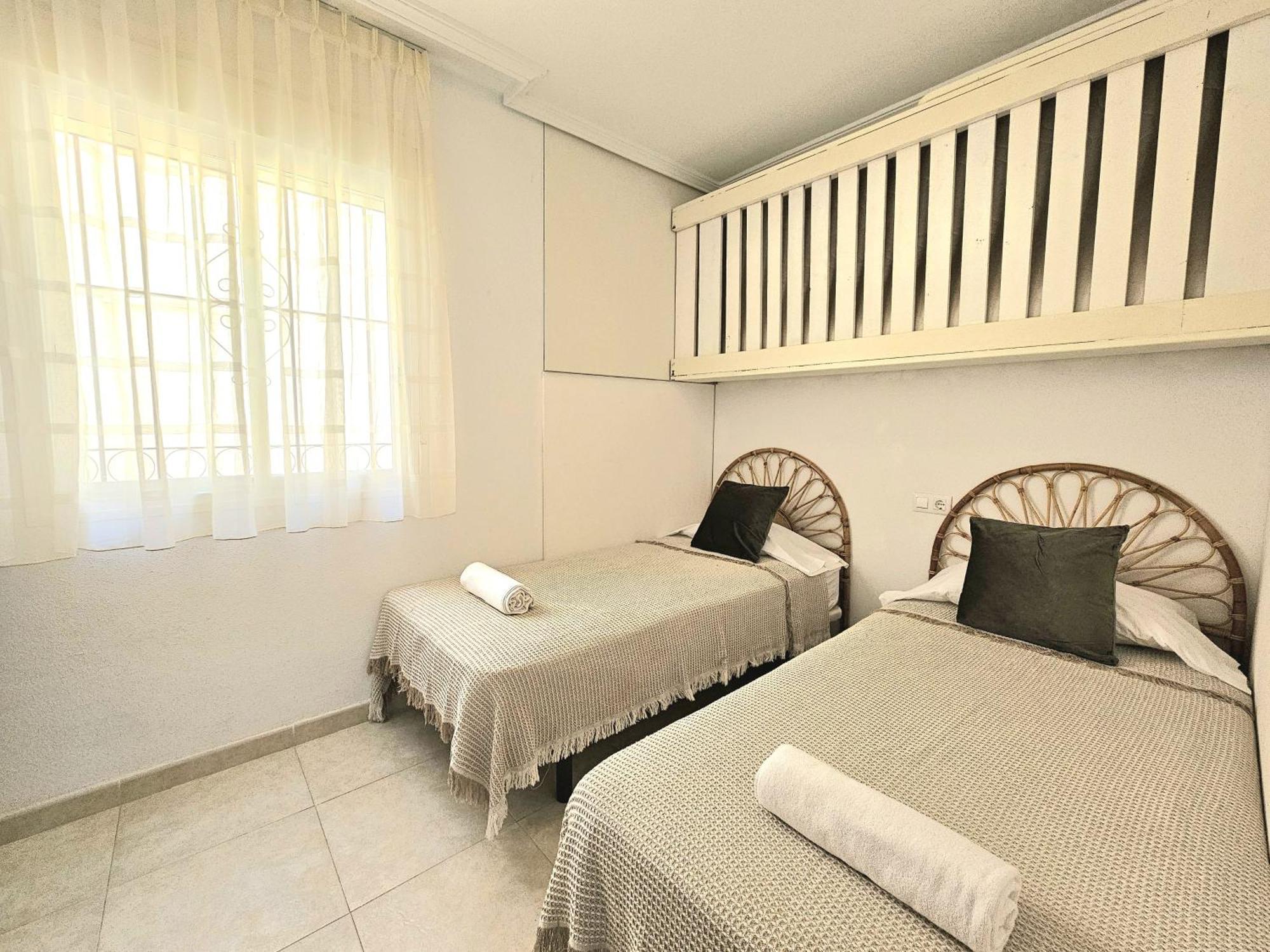 Flat Apartment *