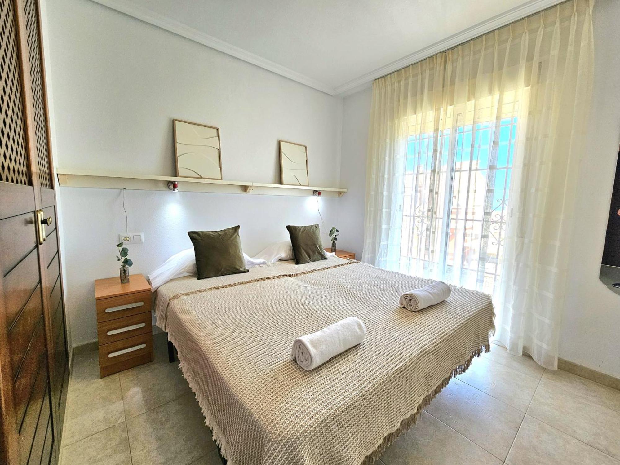 Flat Apartment *